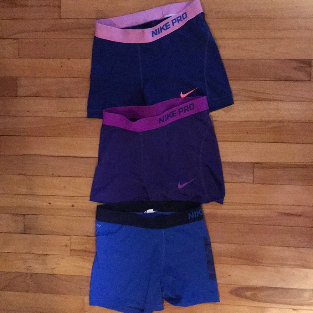 Nike pros 3”